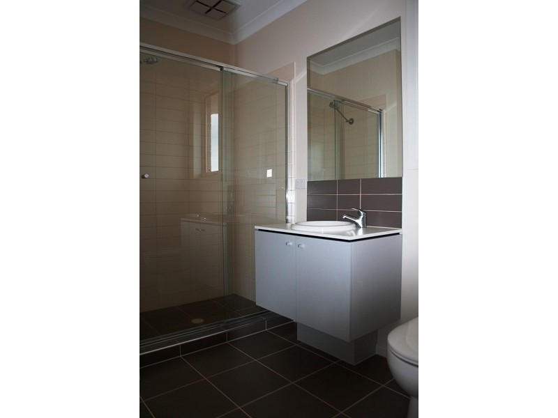 37 Sanctuary Lakes East Boulevard, Sanctuary Lakes VIC 3030