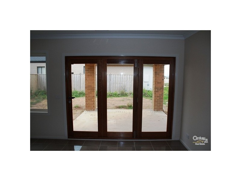 37 Sanctuary Lakes East Boulevard, Sanctuary Lakes VIC 3030