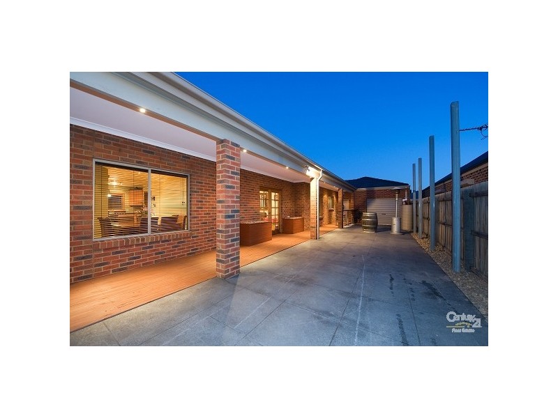 11 Irving Street, Point Cook VIC 3030