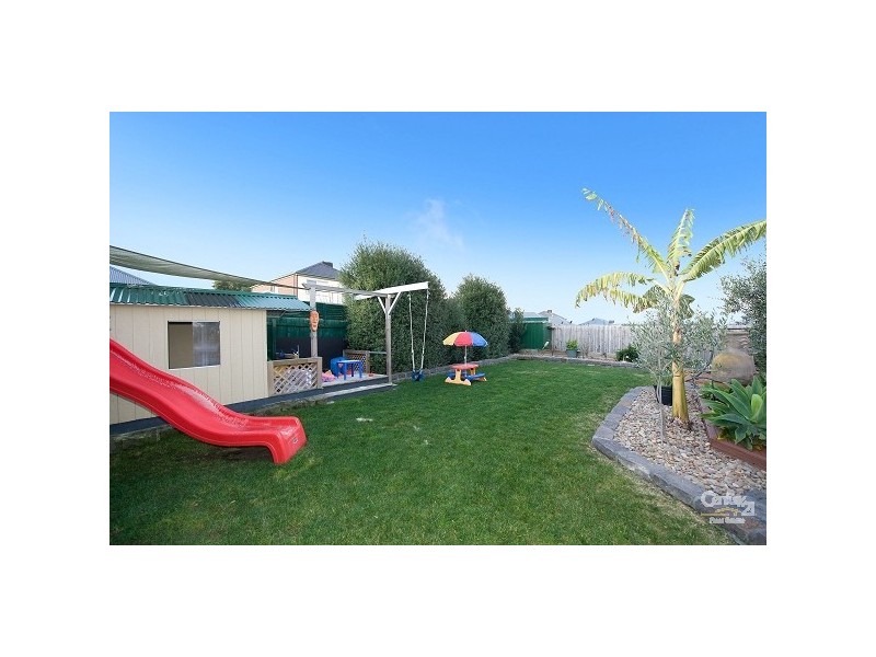 11 Irving Street, Point Cook VIC 3030