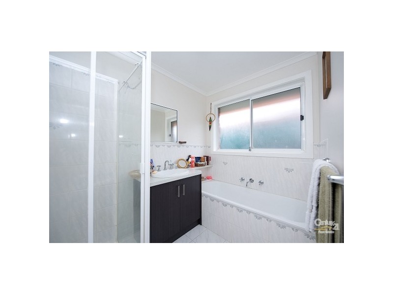 76 Grevillea Crescent, Hoppers Crossing VIC 3029