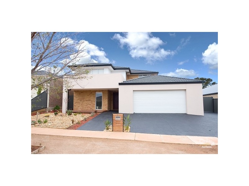 16 Menzies Ave, Point Cook VIC 3030