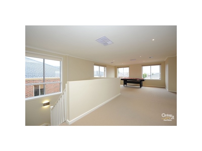 16 Menzies Ave, Point Cook VIC 3030