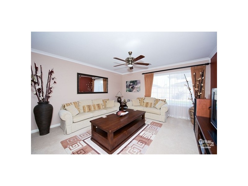 18 Teatree Terrace, Point Cook VIC 3030