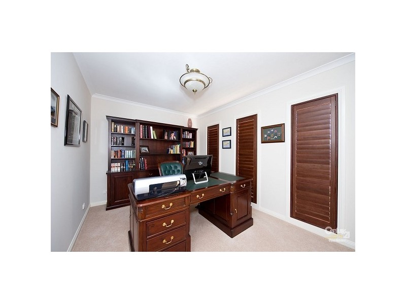 18 Teatree Terrace, Point Cook VIC 3030