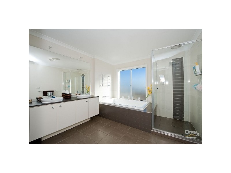 18 Teatree Terrace, Point Cook VIC 3030