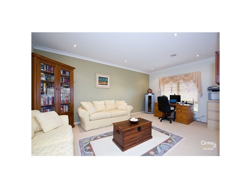 9 May Gibbs Circle, Point Cook VIC 3030