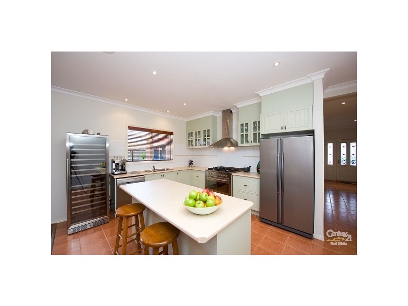 9 May Gibbs Circle, Point Cook VIC 3030