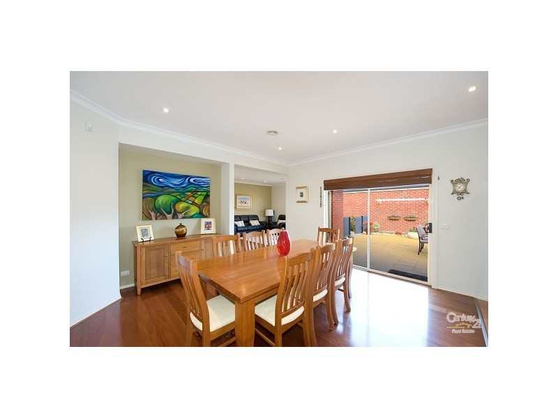 9 May Gibbs Circle, Point Cook VIC 3030