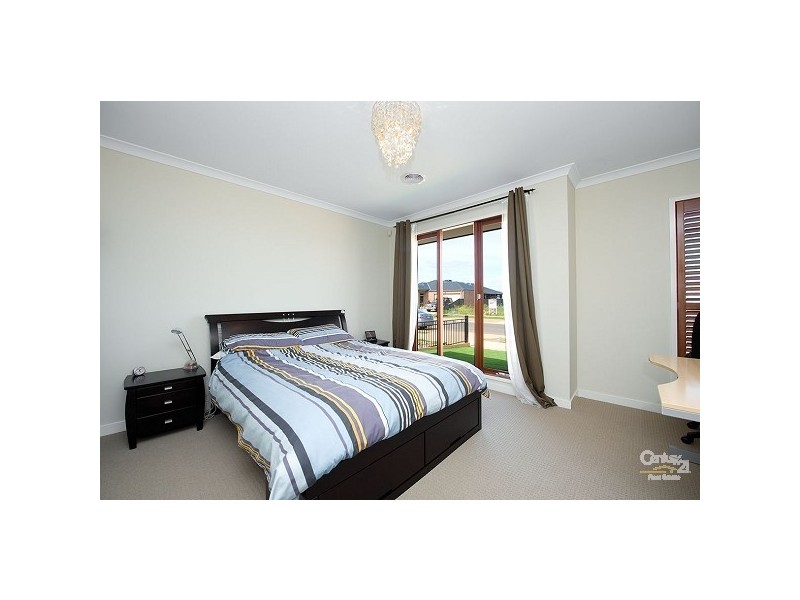 84 Brownlow Drive, Point Cook VIC 3030