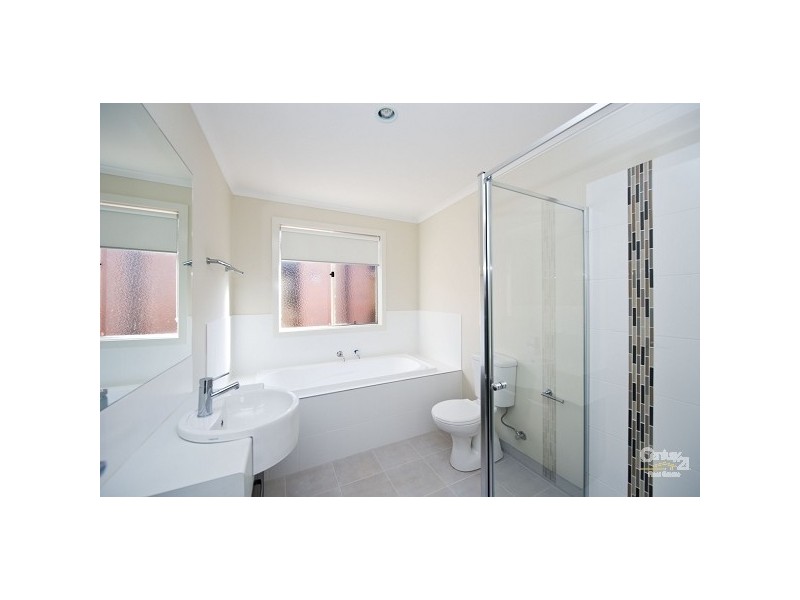 13 Tropic Circuit, Point Cook VIC 3030