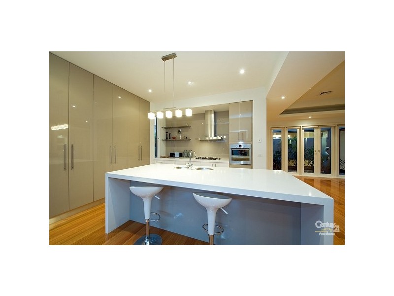 16 Juniper Avenue, Point Cook VIC 3030