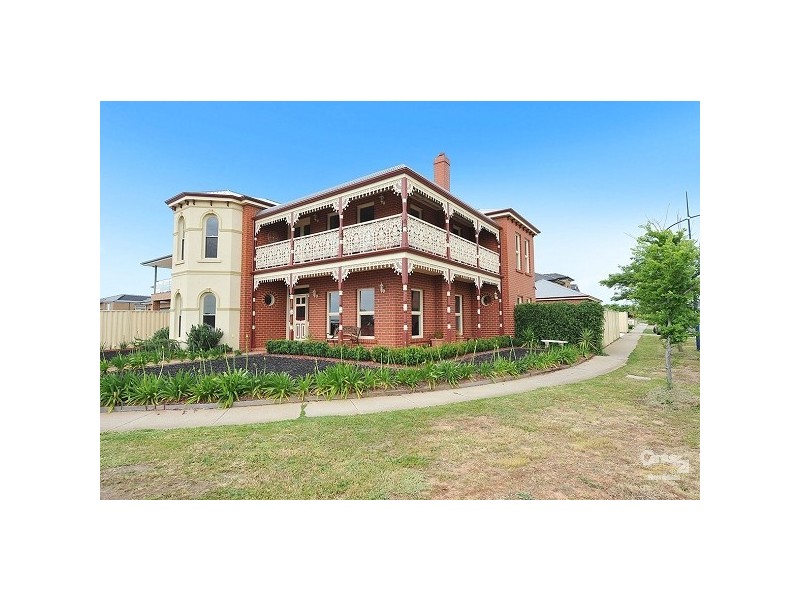 53 Hemsley Promenade, Point Cook VIC 3030