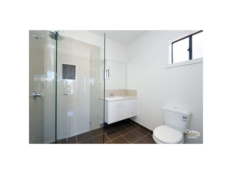 11 Tobago Avenue, Point Cook VIC 3030
