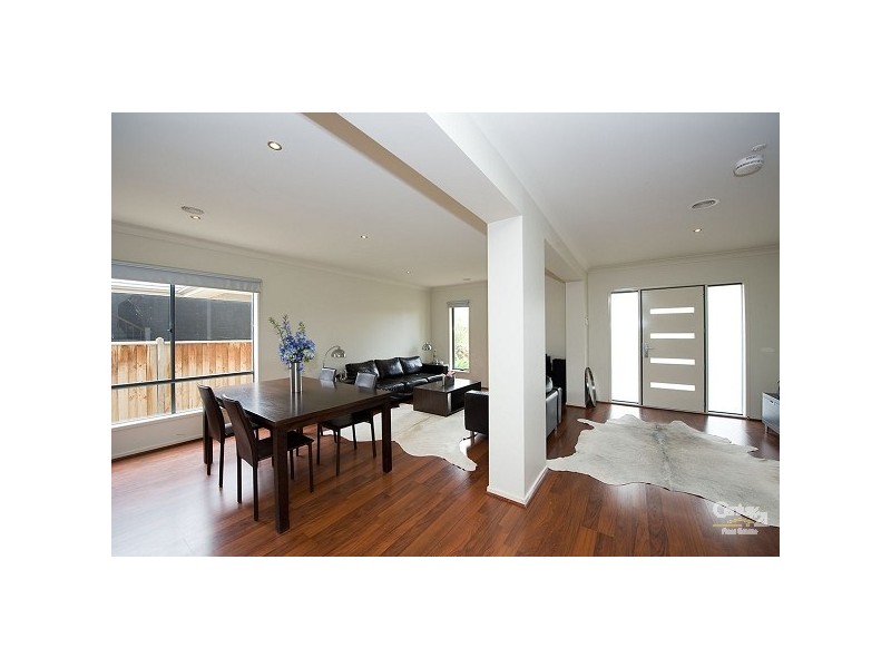 53 Middle Park Drive, Sanctuary Lakes VIC 3030