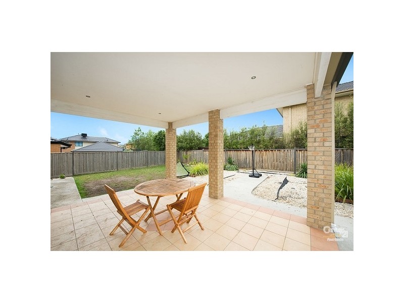 53 Middle Park Drive, Sanctuary Lakes VIC 3030