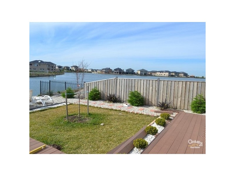 3 Watersedge Cove, Sanctuary Lakes VIC 3030