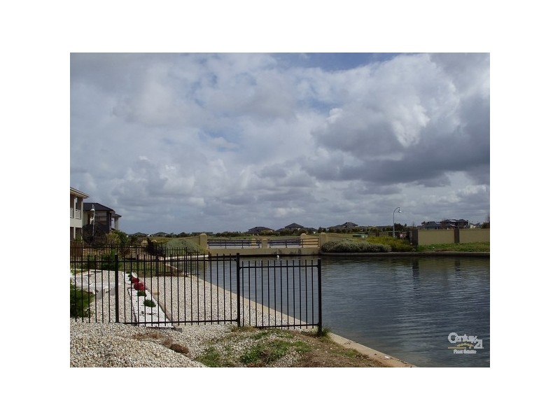 3 Watersedge Cove, Sanctuary Lakes VIC 3030