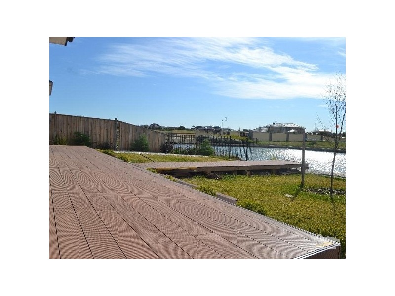 3 Watersedge Cove, Sanctuary Lakes VIC 3030