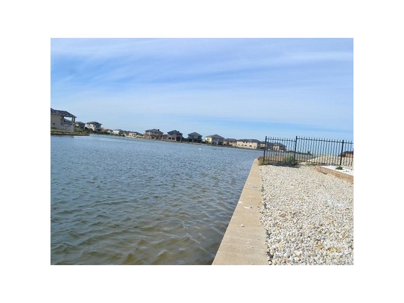 3 Watersedge Cove, Sanctuary Lakes VIC 3030