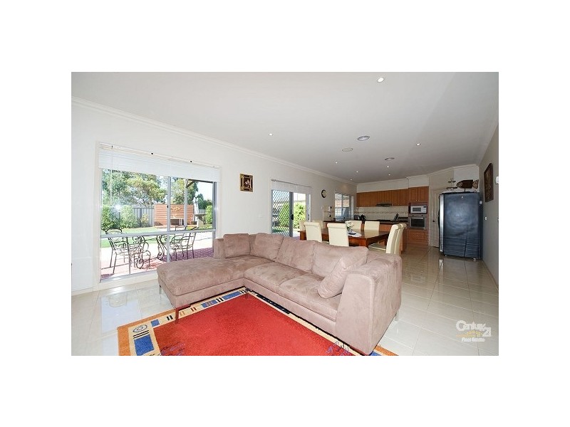 21 Helpmann Avenue, Point Cook VIC 3030