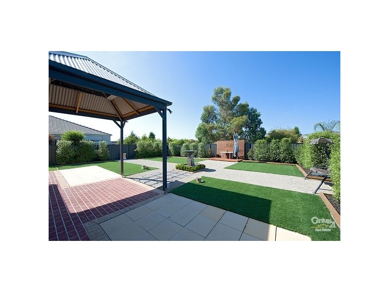 21 Helpmann Avenue, Point Cook VIC 3030