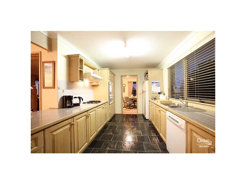 18 Clarendon Court, Seabrook VIC 3028