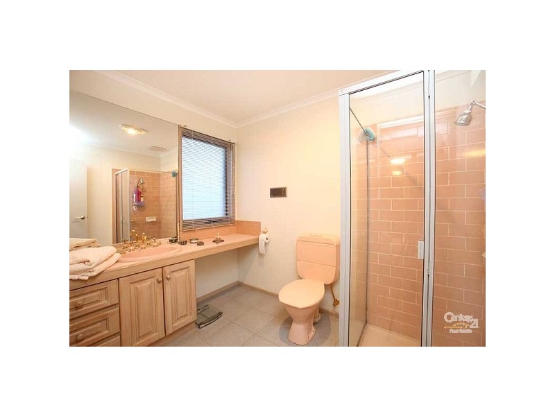 18 Clarendon Court, Seabrook VIC 3028