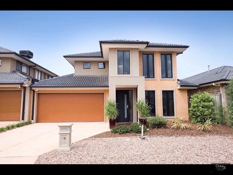 107 Middle Park Drive, Sanctuary Lakes VIC 3030
