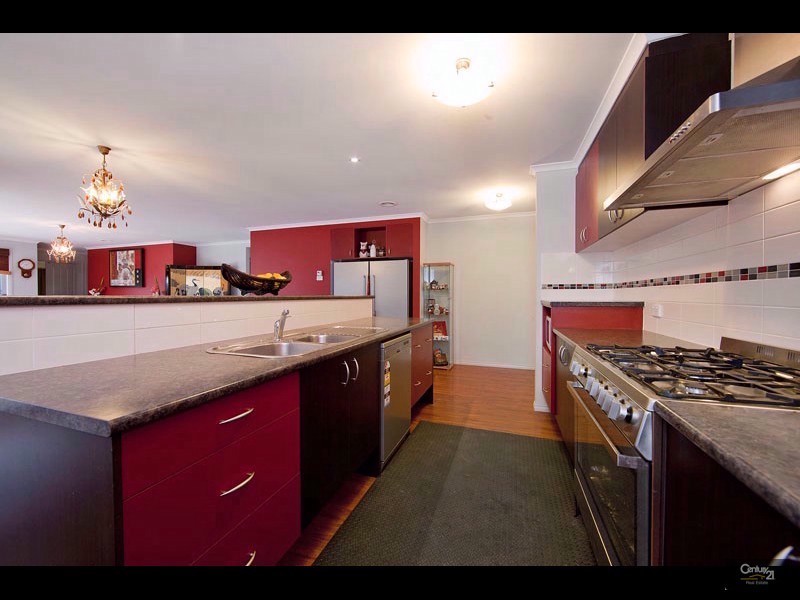 13 Caldicott Crescent, Point Cook VIC 3030