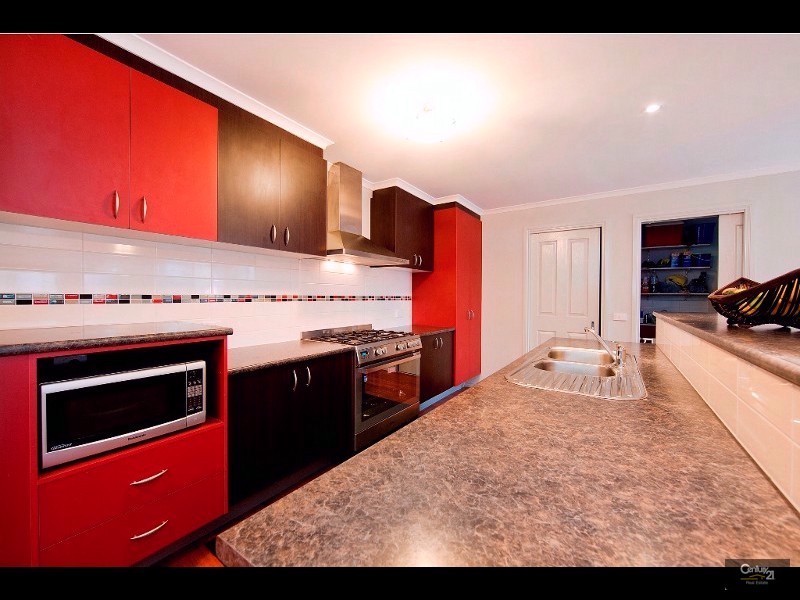 13 Caldicott Crescent, Point Cook VIC 3030