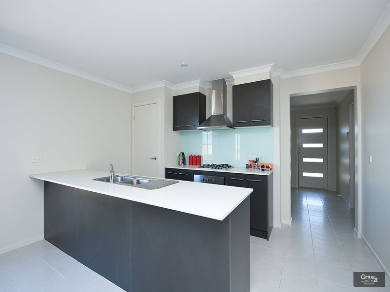 12 Jemma Avenue, Point Cook VIC 3030