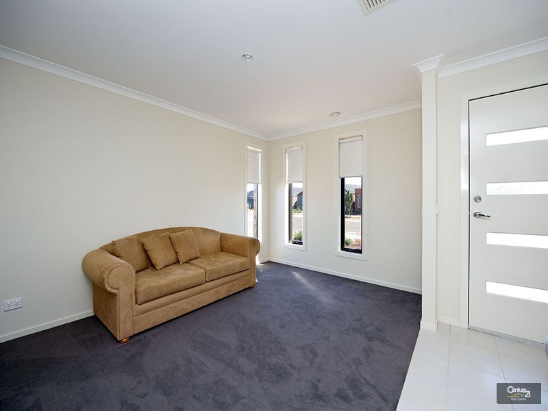 12 Jemma Avenue, Point Cook VIC 3030