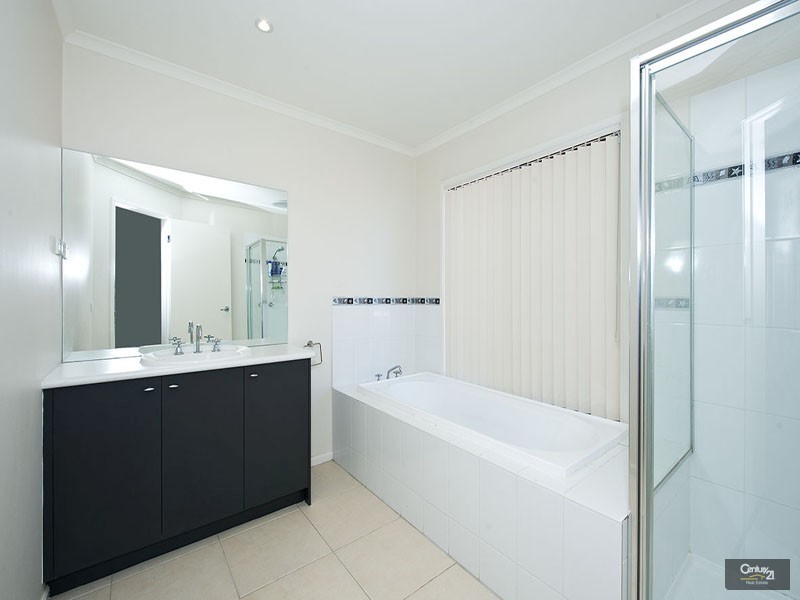 67 Yuruga Boulevard, Point Cook VIC 3030