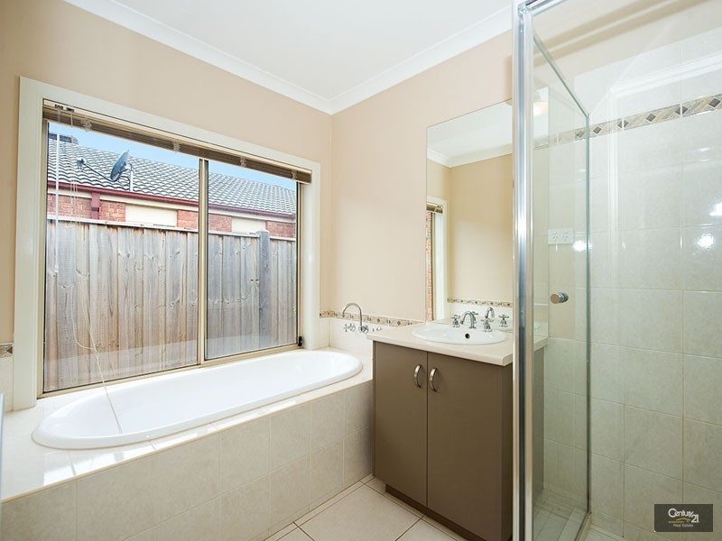 45 Urban Drive, Williams Landing VIC 3027