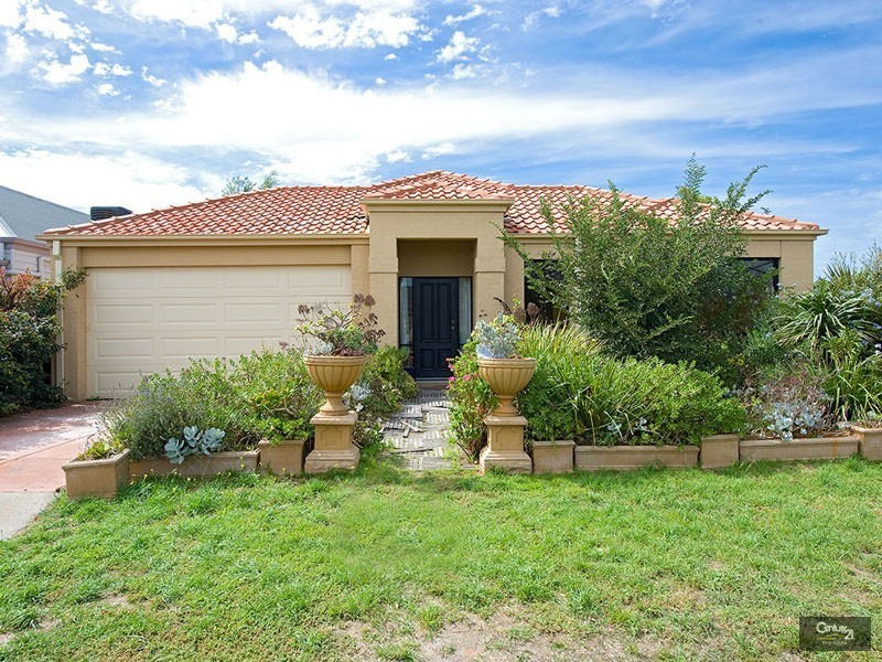 2 Dorrington Street, Point Cook VIC 3030