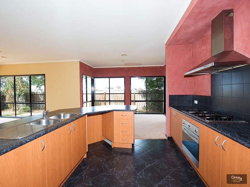 2 Dorrington Street, Point Cook VIC 3030