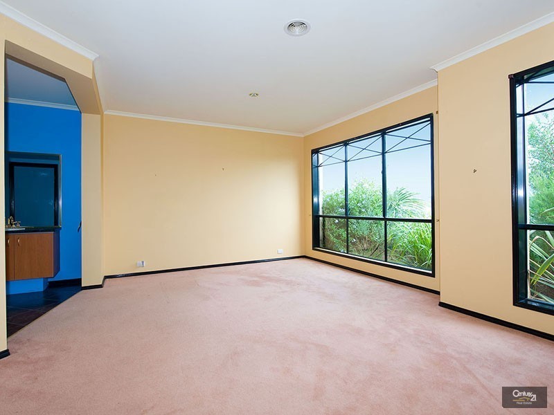 2 Dorrington Street, Point Cook VIC 3030