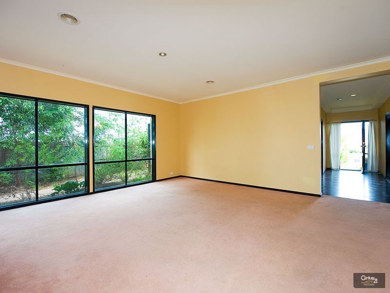 2 Dorrington Street, Point Cook VIC 3030