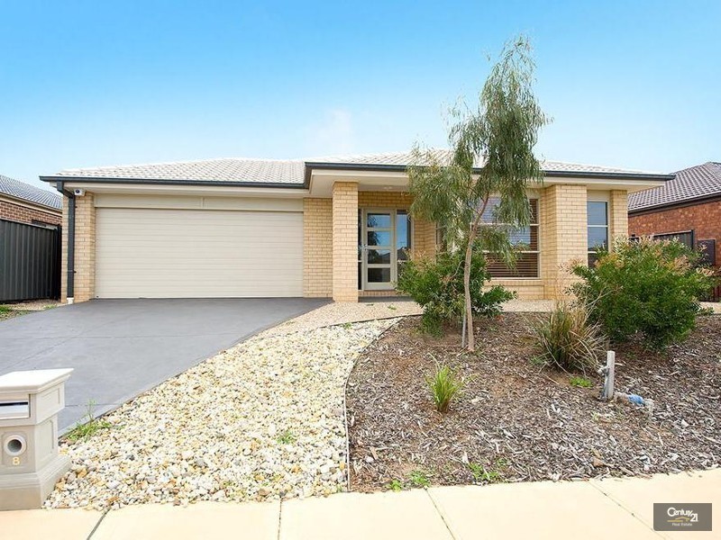 8 Beaurepaire Drive, Point Cook VIC 3030