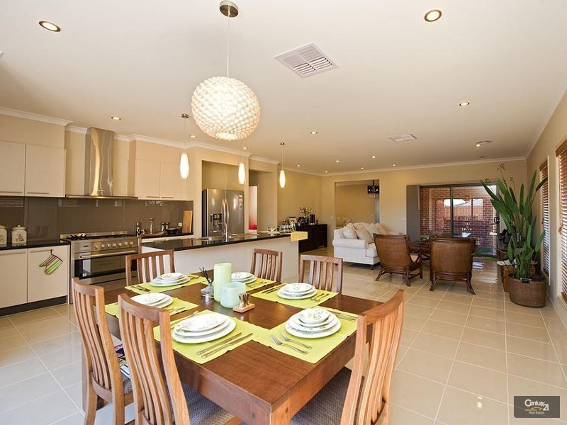 15 Orpheus Street, Point Cook VIC 3030