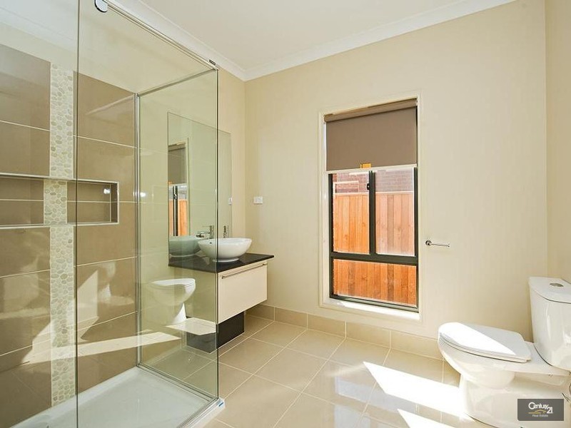 15 Orpheus Street, Point Cook VIC 3030