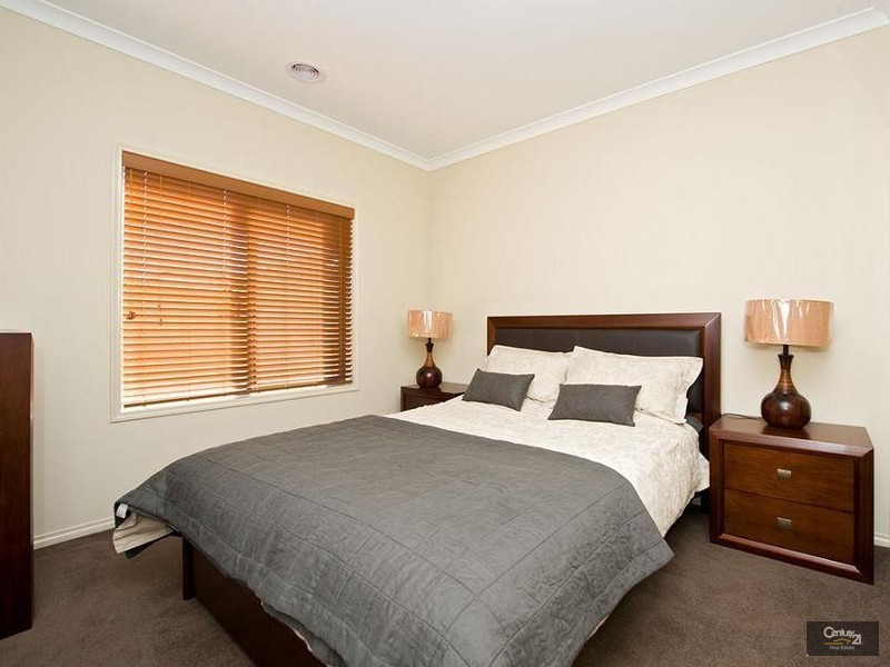 15 Orpheus Street, Point Cook VIC 3030