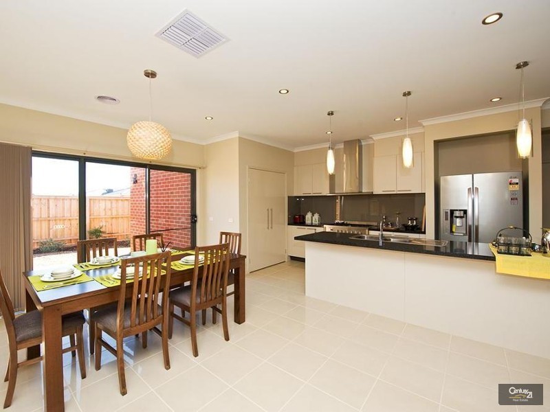15 Orpheus Street, Point Cook VIC 3030