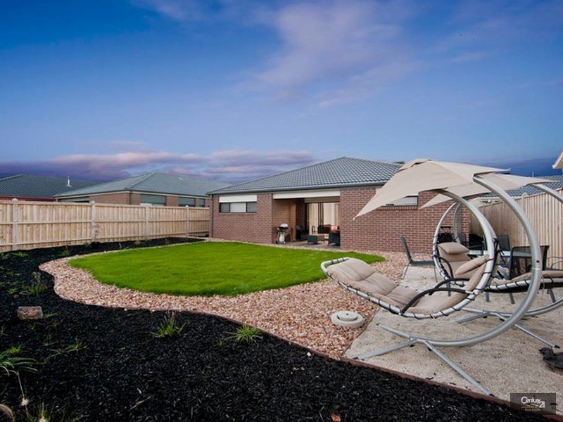 6 Aspen Crescent, Point Cook VIC 3030