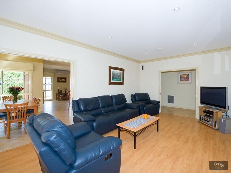 9 McCauley Street, Point Cook VIC 3030