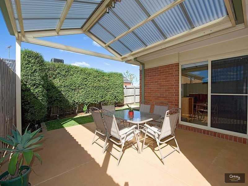 9 McCauley Street, Point Cook VIC 3030