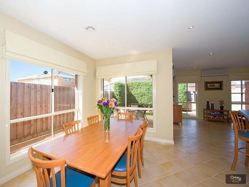 9 McCauley Street, Point Cook VIC 3030