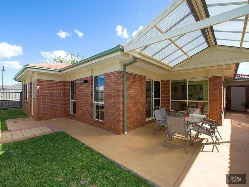 9 McCauley Street, Point Cook VIC 3030