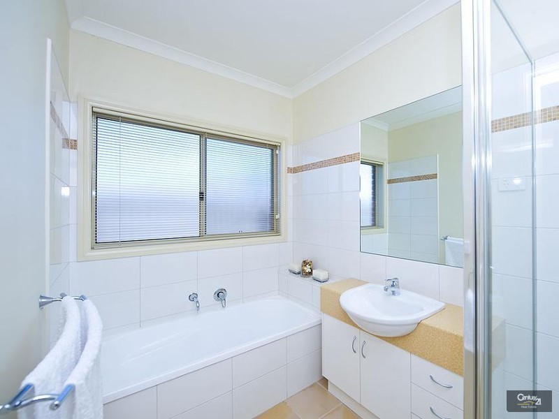 9 McCauley Street, Point Cook VIC 3030